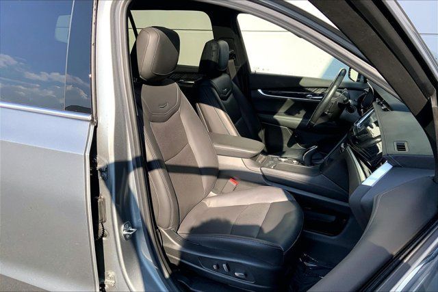 Used 2024 Cadillac XT6 Premium Luxury w/ Technology Package AWD/4WD image 6