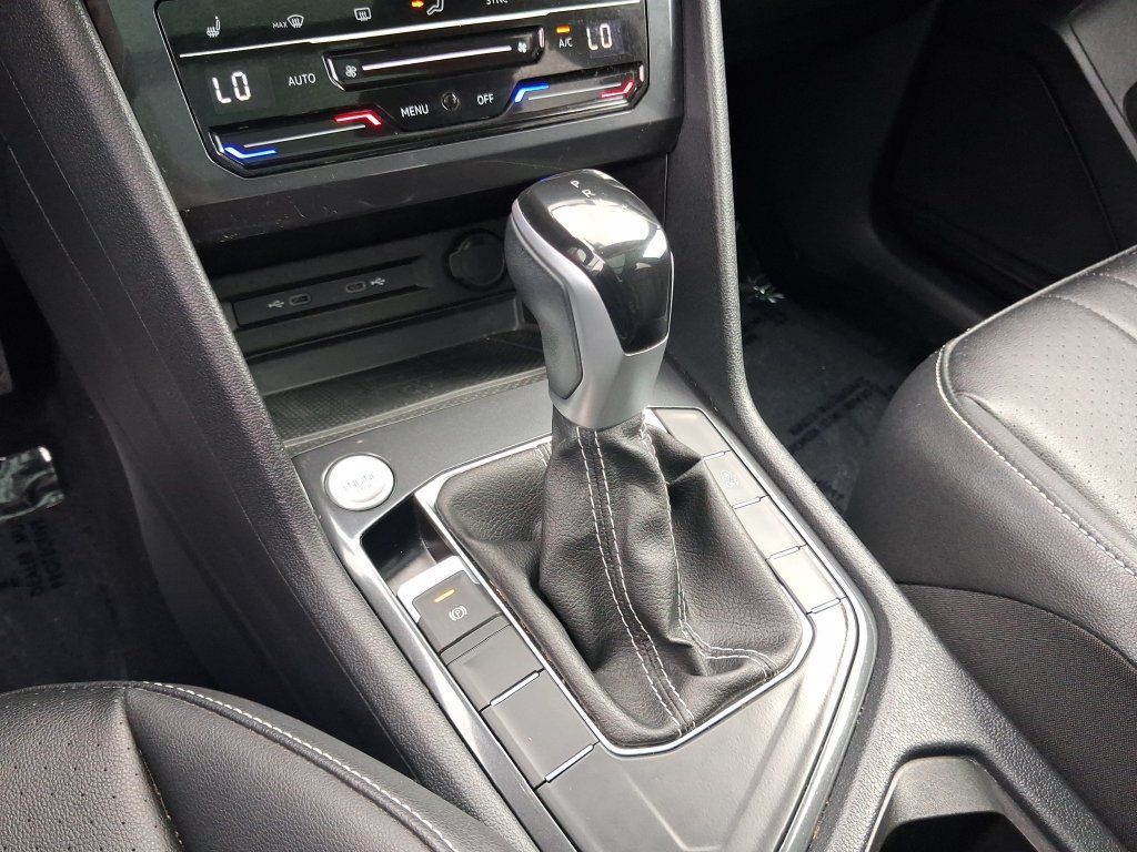 Certified 2023 Volkswagen Tiguan SE w/ Panoramic Sunroof Package FWD image 25