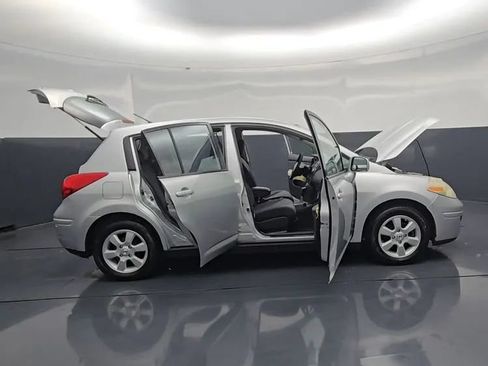 Used 2009 Nissan Versa Hatchback FWD image 24
