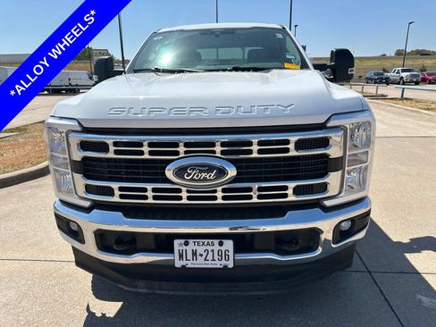 Used 2025 Ford F250 XLT AWD/4WD image 2