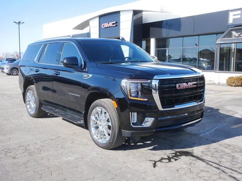 Used 2024 GMC Yukon SLE image 2