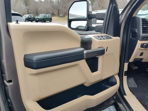 Used 2019 Ford F250 XLT w/ XLT Premium Package image 13