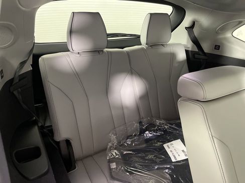 New 2026 Acura MDX w/ Advance Package image 14
