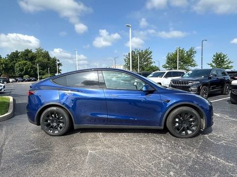 Used 2021 Tesla Model Y Long Range AWD/4WD image 11