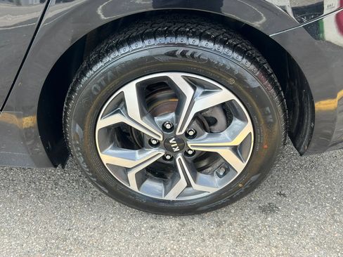Used 2019 Kia Forte LXS FWD image 10