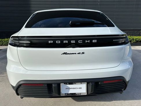 Used 2025 Porsche Macan 4S Electric image 12
