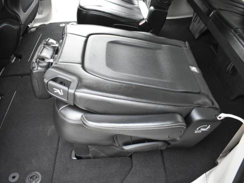 Used 2020 Chrysler Voyager Lxi image 22