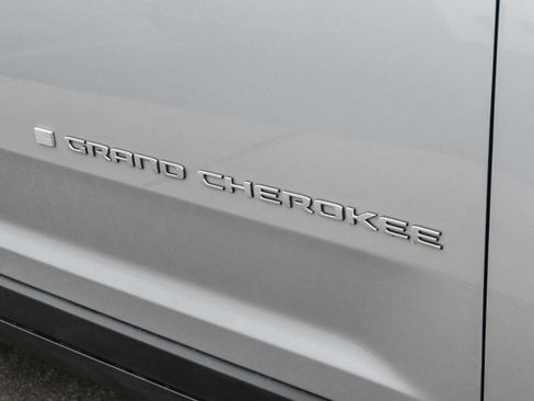 New 2025 Jeep Grand Cherokee L Laredo w/ Trailer Tow Package image 11