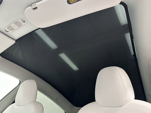 Used 2023 Tesla Model Y Long Range image 38