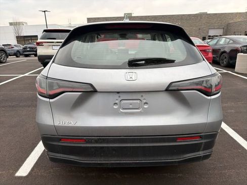 Used 2023 Honda HR-V LX image 2