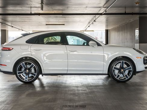 Used 2023 Porsche Cayenne Turbo AWD/4WD image 9