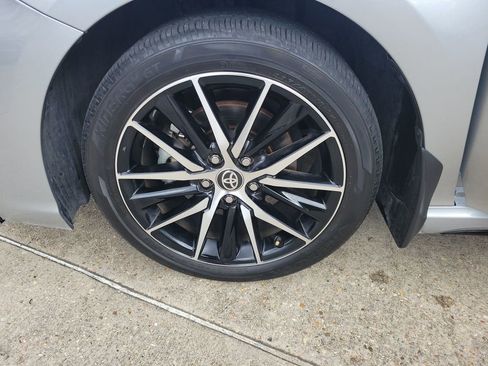 Used 2024 Toyota Camry SE w/ Convenience Package image 28