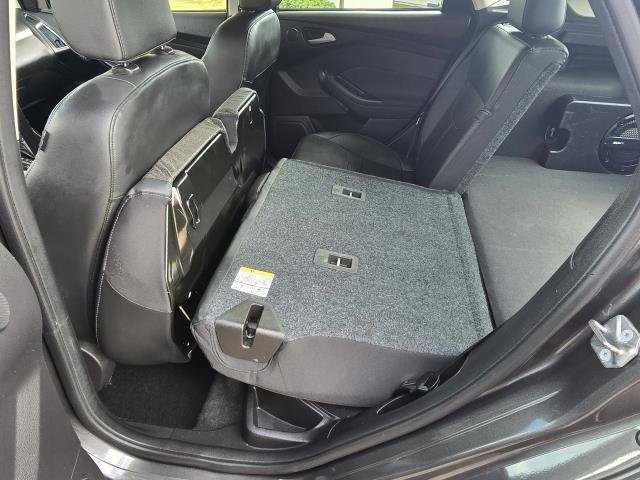 Used 2015 Ford Focus Titanium w/ Titanium Cold Weather Package FWD image 31