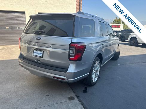 Used 2024 Ford Expedition Platinum AWD/4WD image 7