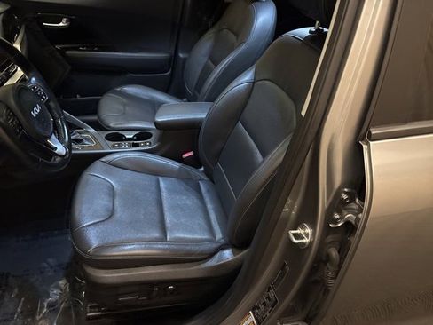 Certified 2022 Kia Niro EX Premium image 12