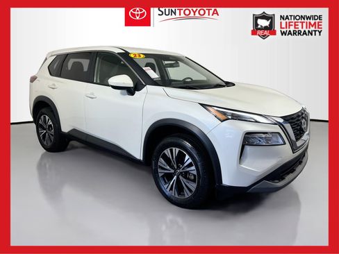 Used 2023 Nissan Rogue SV image 1