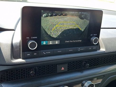 Used 2024 Honda CR-V LX image 17