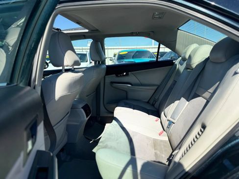 Used 2012 Toyota Camry XLE w/ Leather Pkg FWD image 37