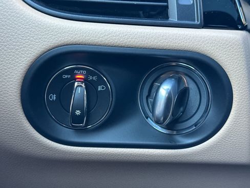 Certified 2025 Porsche Macan image 29