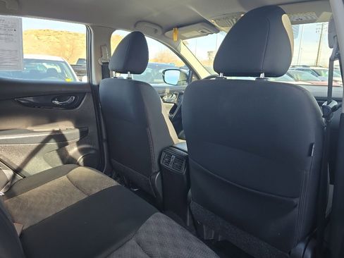 Used 2021 Nissan Rogue Sport SV image 15