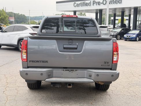 Used 2020 Nissan Frontier SV w/ Midnight Edition Floor Mats RWD image 11
