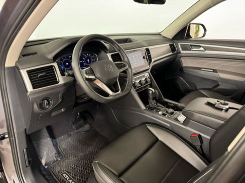 Used 2023 Volkswagen Atlas SE image 10
