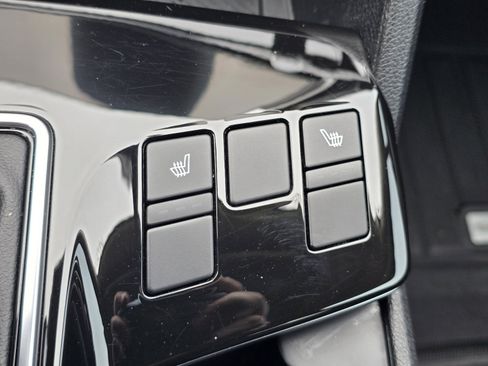 Used 2024 Kia Sportage EX FWD image 21