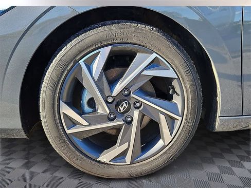 Used 2024 Hyundai Elantra SEL w/ Convenience Package image 8