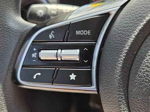 Used 2024 Kia Forte LXS image 25