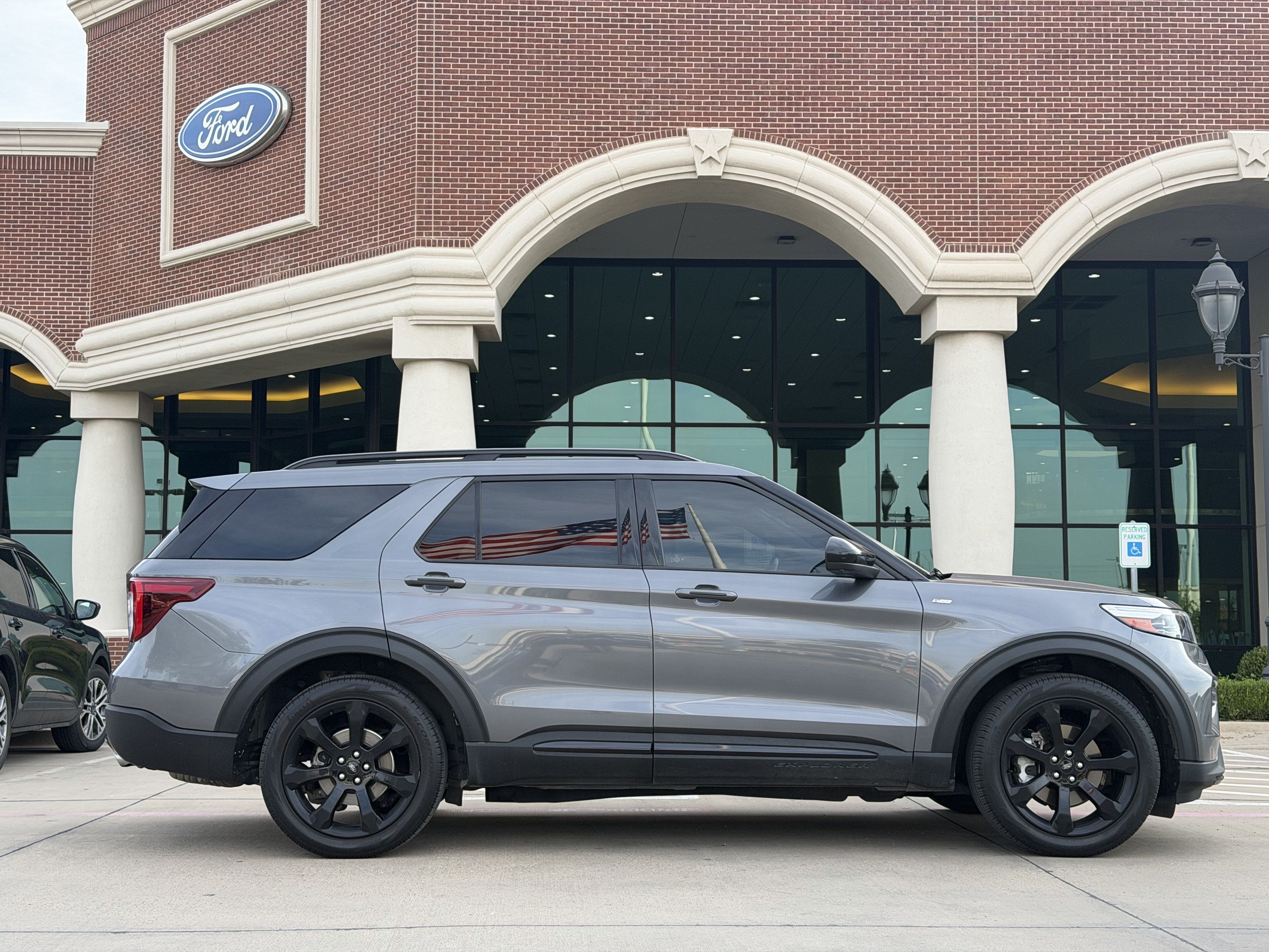 Used 2022 Ford Explorer ST-Line w/ Class IV Trailer Tow Package RWD image 3