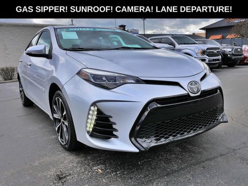 Used 2017 Toyota Corolla SE w/ SE Premium Package image 1