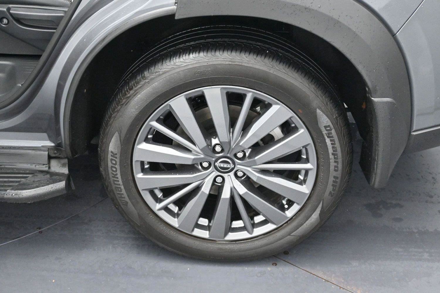 Used 2025 Nissan Pathfinder SL w/ SL Premium Package FWD image 30