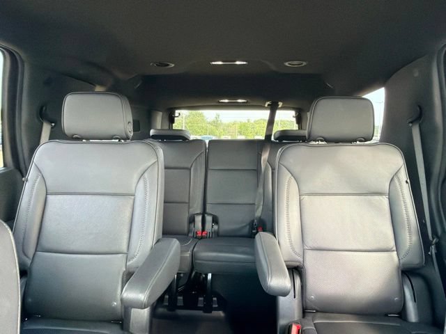 Used 2025 GMC Yukon Denali AWD/4WD image 31