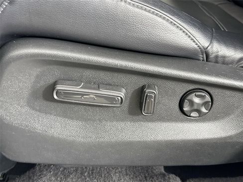 Used 2018 Honda CR-V Touring image 31