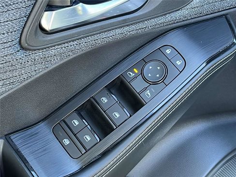 Certified 2023 Nissan Rogue SV image 21