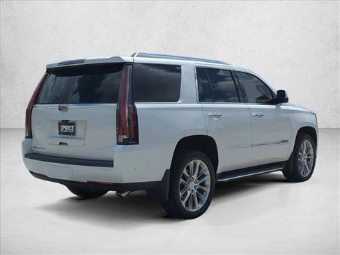 Used 2018 Cadillac Escalade Luxury AWD/4WD image 5