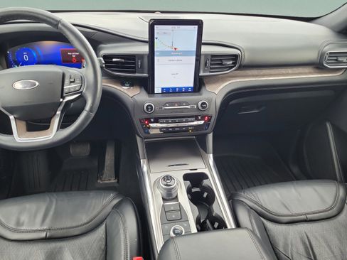 Used 2020 Ford Explorer Platinum w/ Premium Technology Package image 9