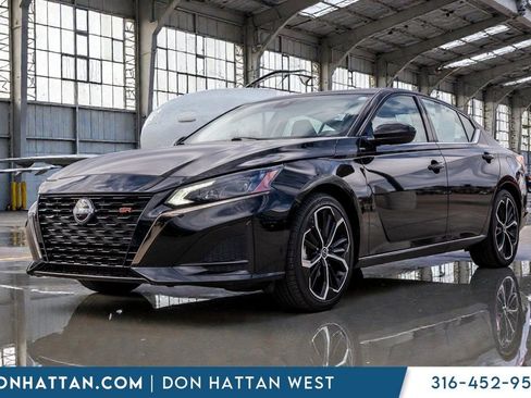 Used 2024 Nissan Altima 2.5 SR image 1