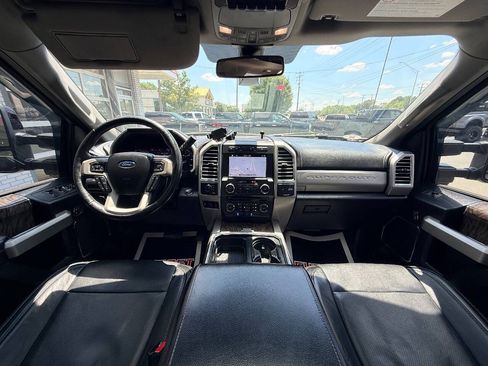 Used 2017 Ford F350 Lariat w/ Lariat Ultimate Package AWD/4WD image 32