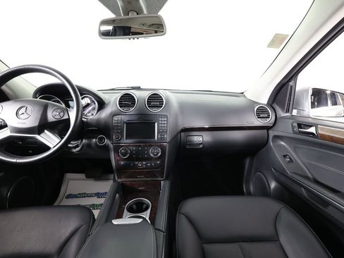 Used 2011 Mercedes-Benz GL 450 4MATIC image 30
