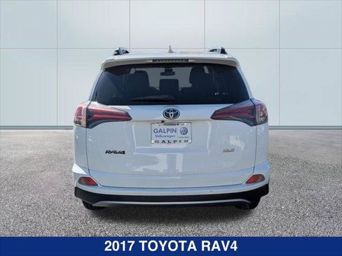 Used 2017 Toyota RAV4 XLE FWD image 4