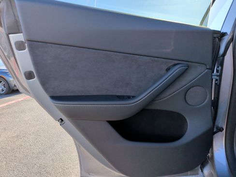 Used 2024 Tesla Model Y Long Range image 32