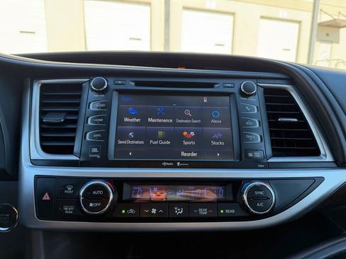 Used 2015 Toyota Highlander Limited image 34