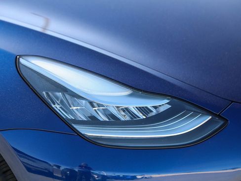 Used 2020 Tesla Model 3 Long Range image 8