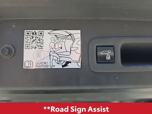 Used 2022 Toyota Sienna XLE image 17