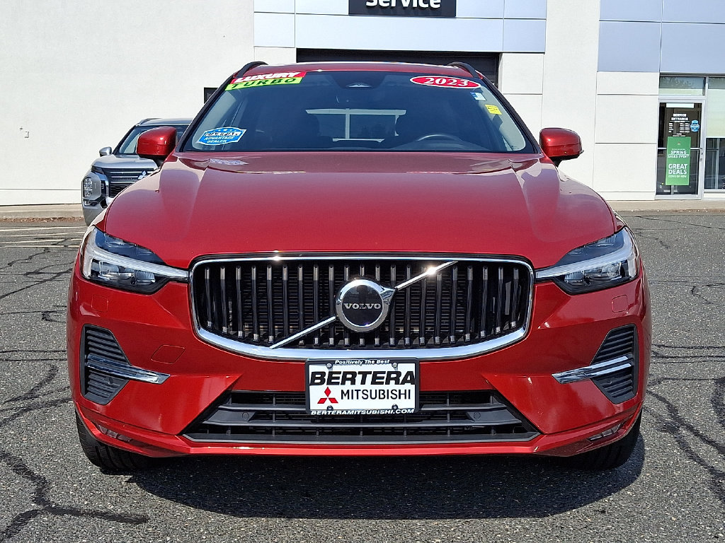 Used 2023 Volvo XC60 B5 Core AWD/4WD image 2