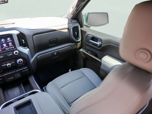 Used 2021 GMC Sierra 1500 SLT AWD/4WD image 31