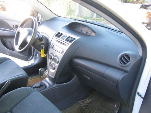 Used 2012 Toyota Yaris Sedan image 13