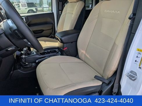 Used 2019 Jeep Wrangler Unlimited Sahara AWD/4WD image 6