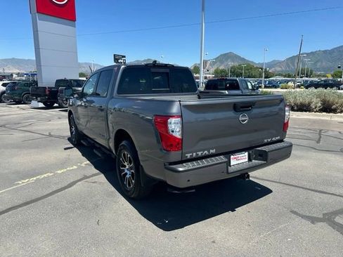 Used 2024 Nissan Titan SV w/ SV Convenience Package AWD/4WD image 9